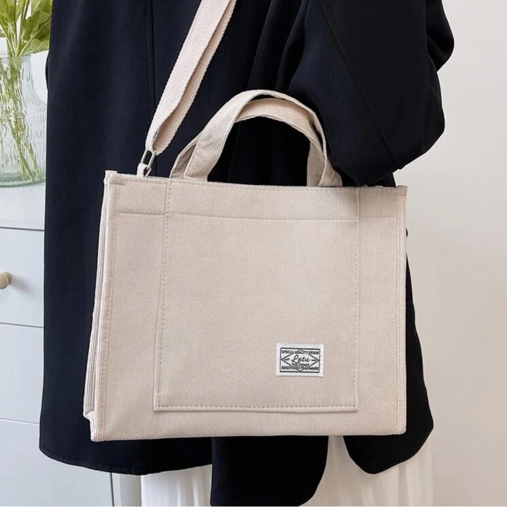 Cutie tan tote bag never used